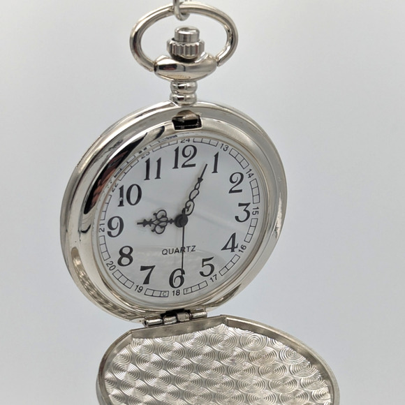 Harry Potter Pocket Watch NEW Gift Platform 9¾ King's Cross Hogwarts Express - Picture 3 of 7